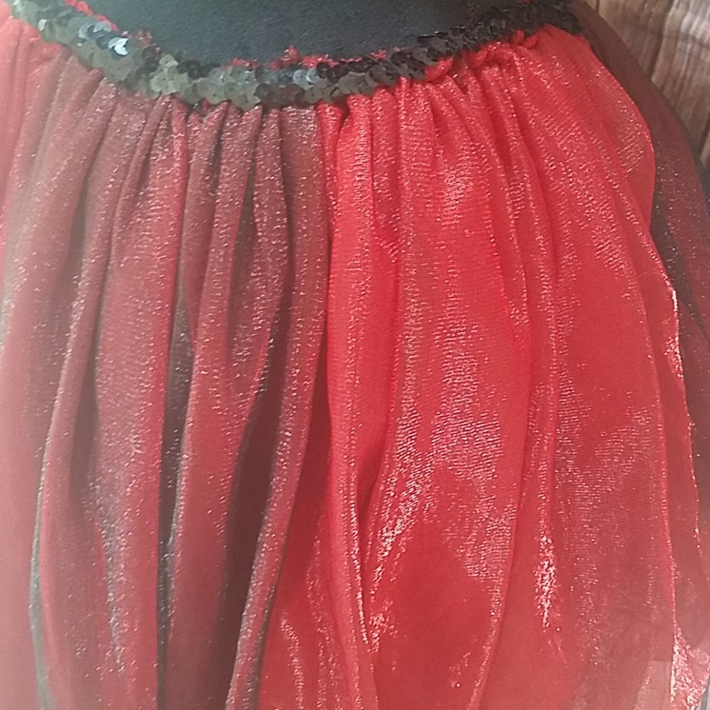 Fun high-low  skirt - Picture 4 of 6